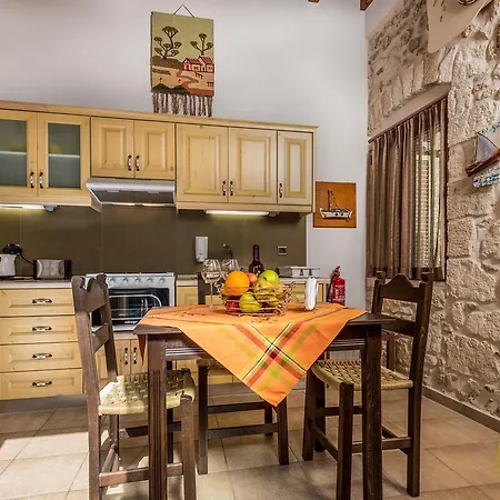 Διαμέρισμα Akrolithos *